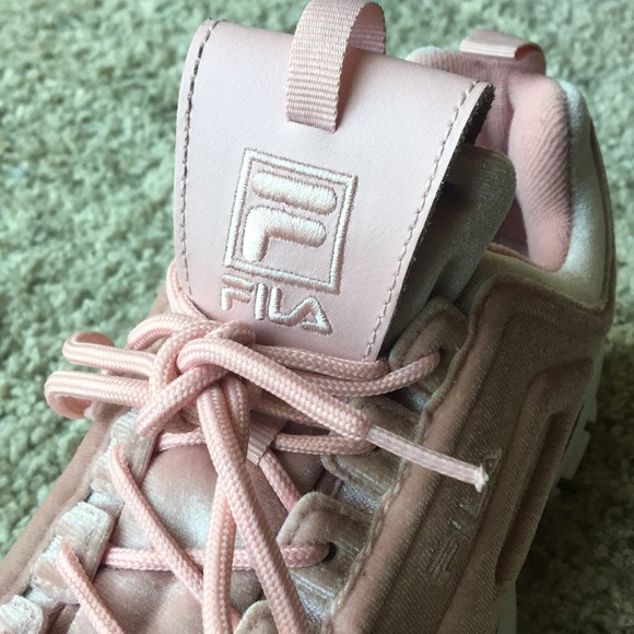 Pink Fila shoes size 8.5 in women’s - Picture 3 of 5